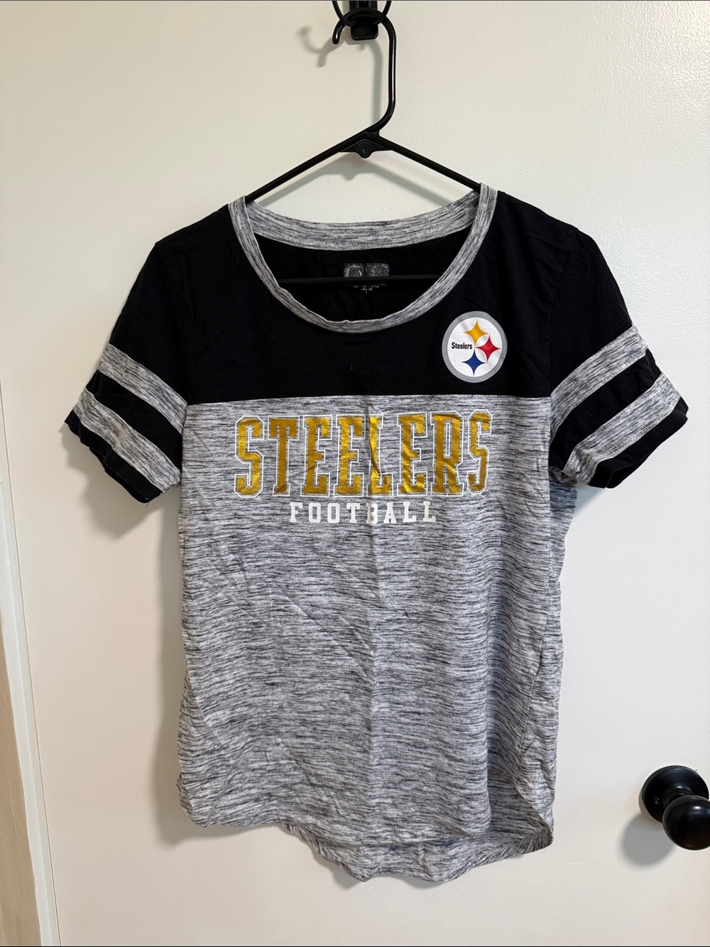 Women’s Large Steelers Football T‑Shirt